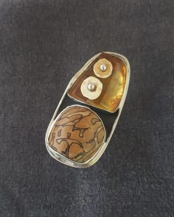 Amber adjustable ring